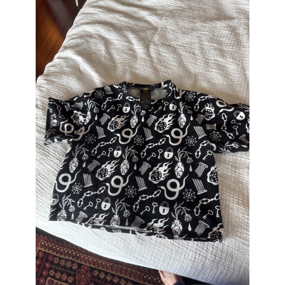 Nooworks Gothic Novelty Print Top Keys Chains Dice Cotton Sz XS - Picture 9 of 9